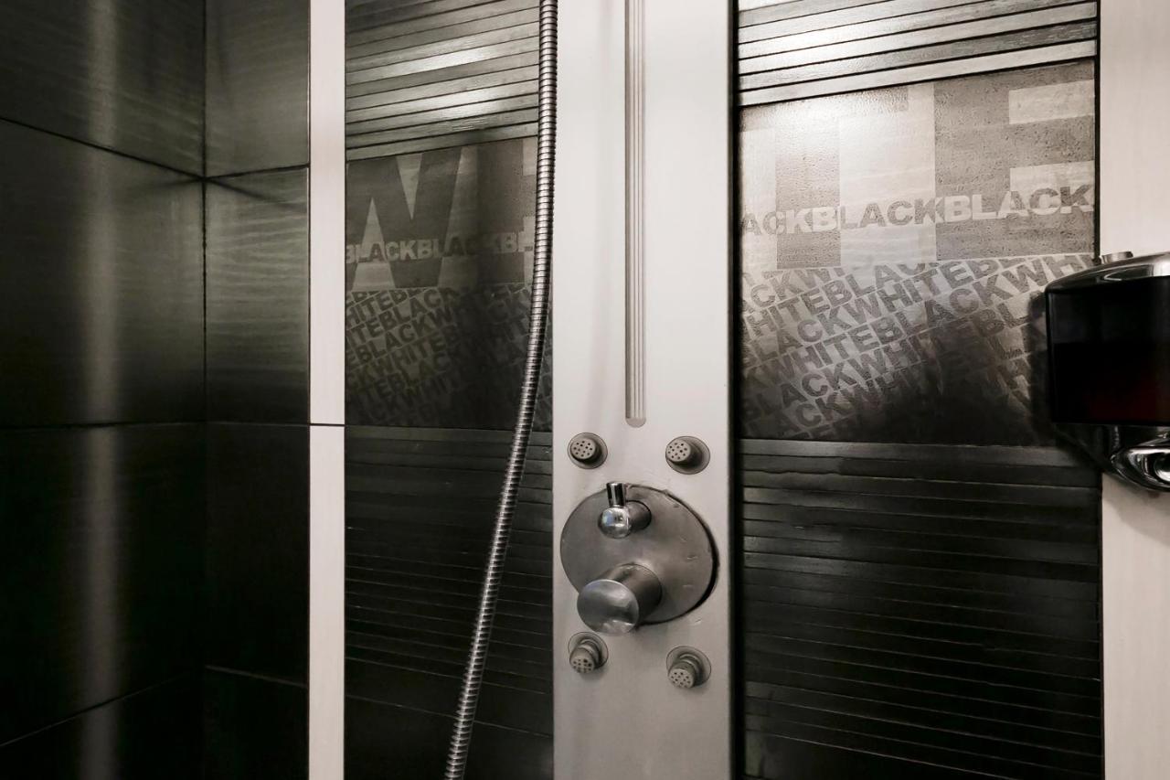 Dm69 - Termini Monti Crossroads Hotel Rome Exterior photo